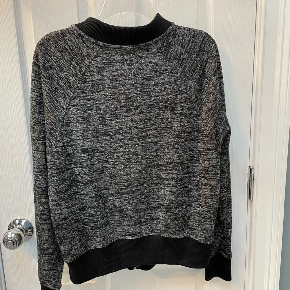 GAP Knit Bomber Jacket/Sweater Black/Gray Size Medium